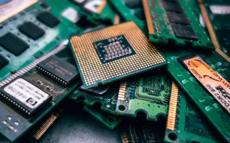 آشنایی با قطعات لپ تاپ