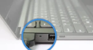 سوراخ بازنشانی اضطراری لپ تاپ لنوو